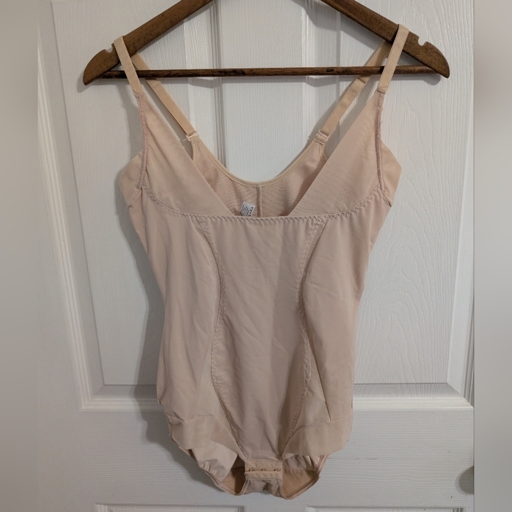 Maidenform Womens Bodysuit Shapewear Tan Size Large Beige One Piece No Bust